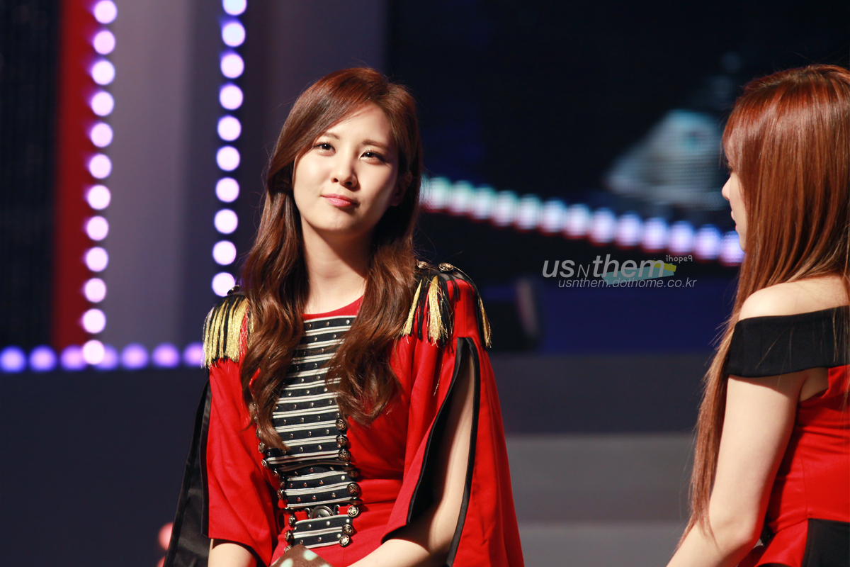 [PIC][01-09-2012]SNSD tại buổi Giao lưu và Ký tặng cho fan hâm mộ được tổ chức bởi thương hiệu "LOOK" vào chiều nay - Page 9 1637B7345043574F056D38