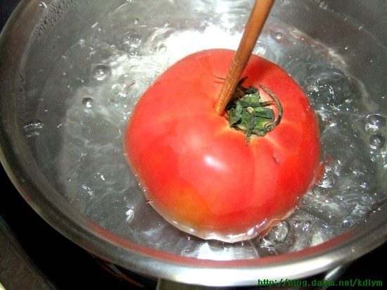 강렬하게 매운맛!! 토마토.야채소스를 곁들인 나초