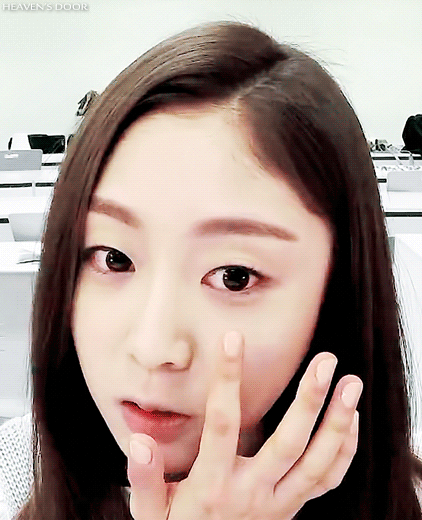 [러블리즈] 화장하는 지수.gif | 인스티즈