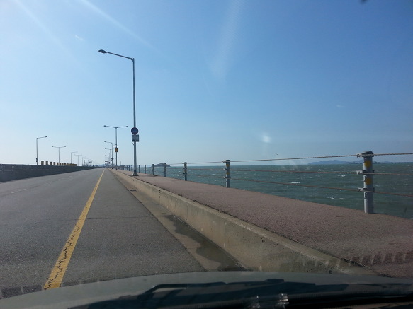 울적할 때, 자괴감 느낄때, 힘을 내게 하는 노래 - U2 : WALK ON