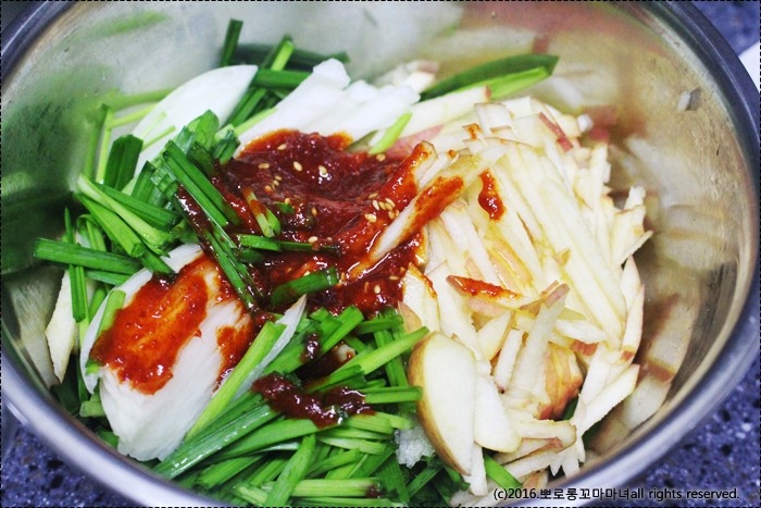 [사과부추무침] 아삭아삭하게 맛있는 사과 부추 무침 | 인스티즈