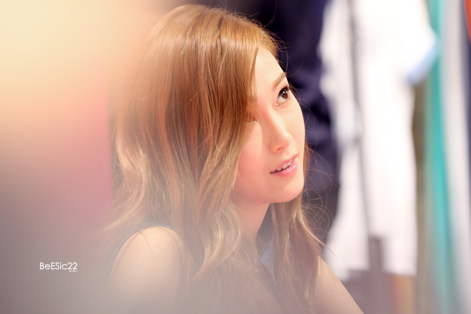 [PIC][14-06-2014]Jessica tham dự buổi fansign lần 2 cho thương hiệu "SOUP" vào trưa nay - Page 2 2773D64353DB9E732A4CE5