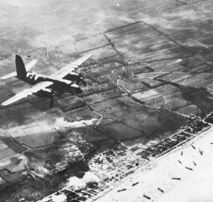 디 데이 다음날 영국 공군 전투기들의 독일군 목표물 습격 D-Day next day RAF Attacking Ground Target in the Normandy region  