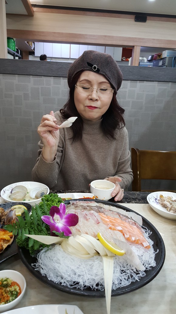 배터지게 잘먹고~~