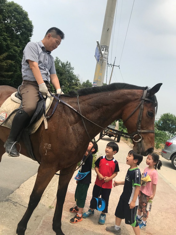 더블클릭을 하시면 이미지를 수정할 수 있습니다