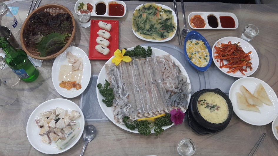  ( 2019 - 제 24호 )  부산 동래구 맛집 [ 일만오천횟집의 돌솥밥 상차림과 봄도다리회 ]