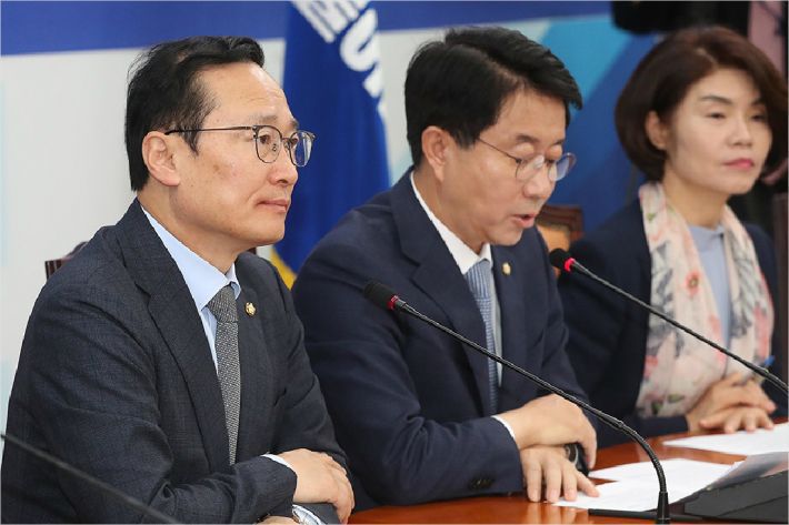[박지원 민주평화당 의원] <﻿CBS 김현정의 뉴스쇼> 박지원 "민평당 의원 3-4명, 교섭단체 불참 의사"